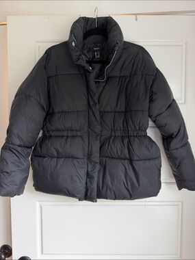Forever 21 Womens Black Puffer Coat size S